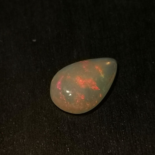 Opale taglio goccia cabochon 2,14 ct