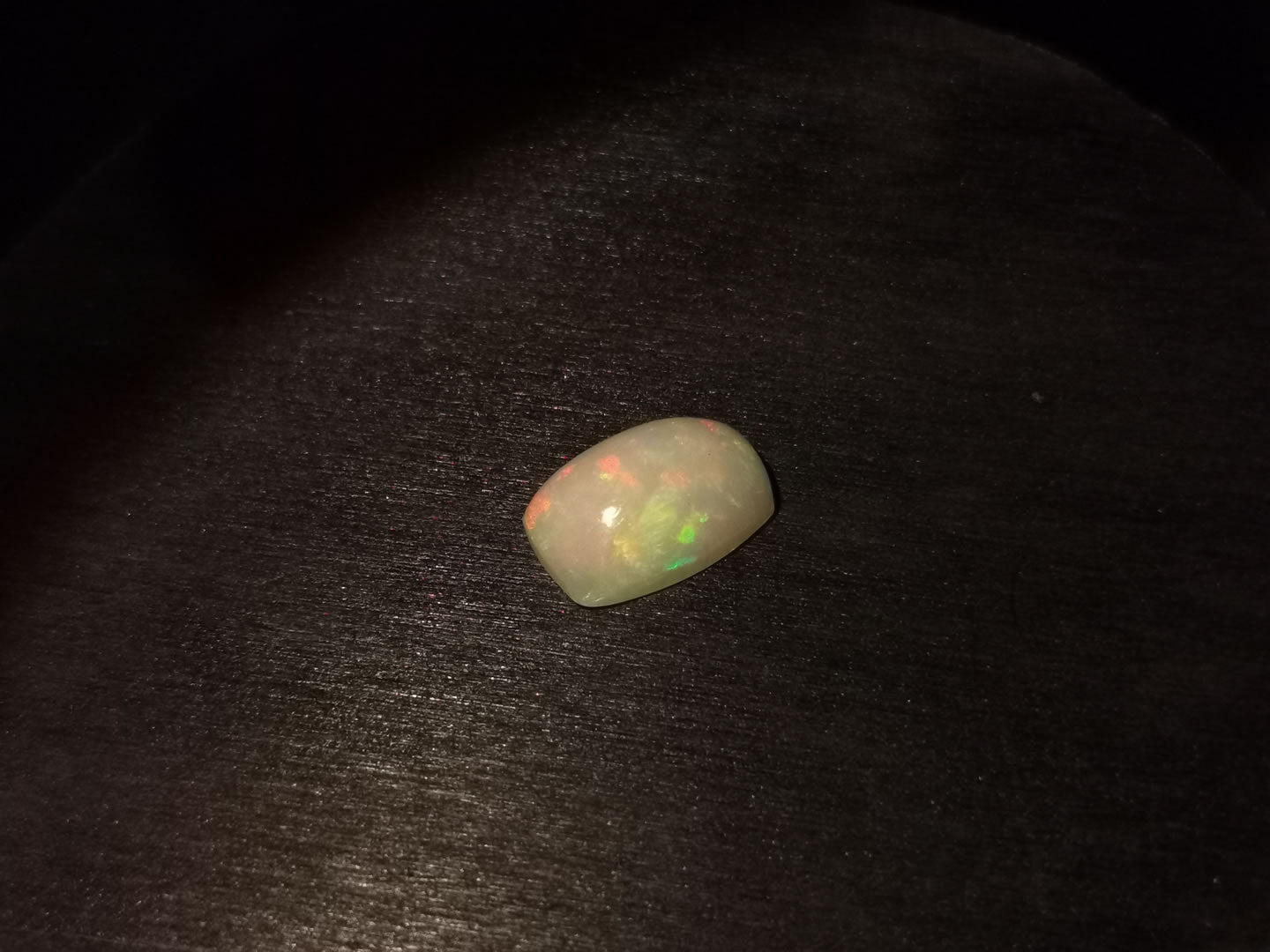Opale taglio cuscino cabochon 2,48 ct