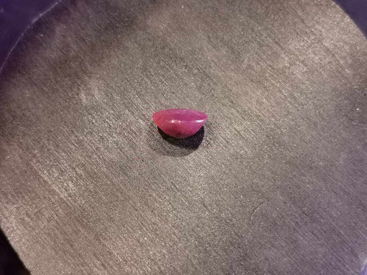 Rubino taglio ovale 3,20 ct