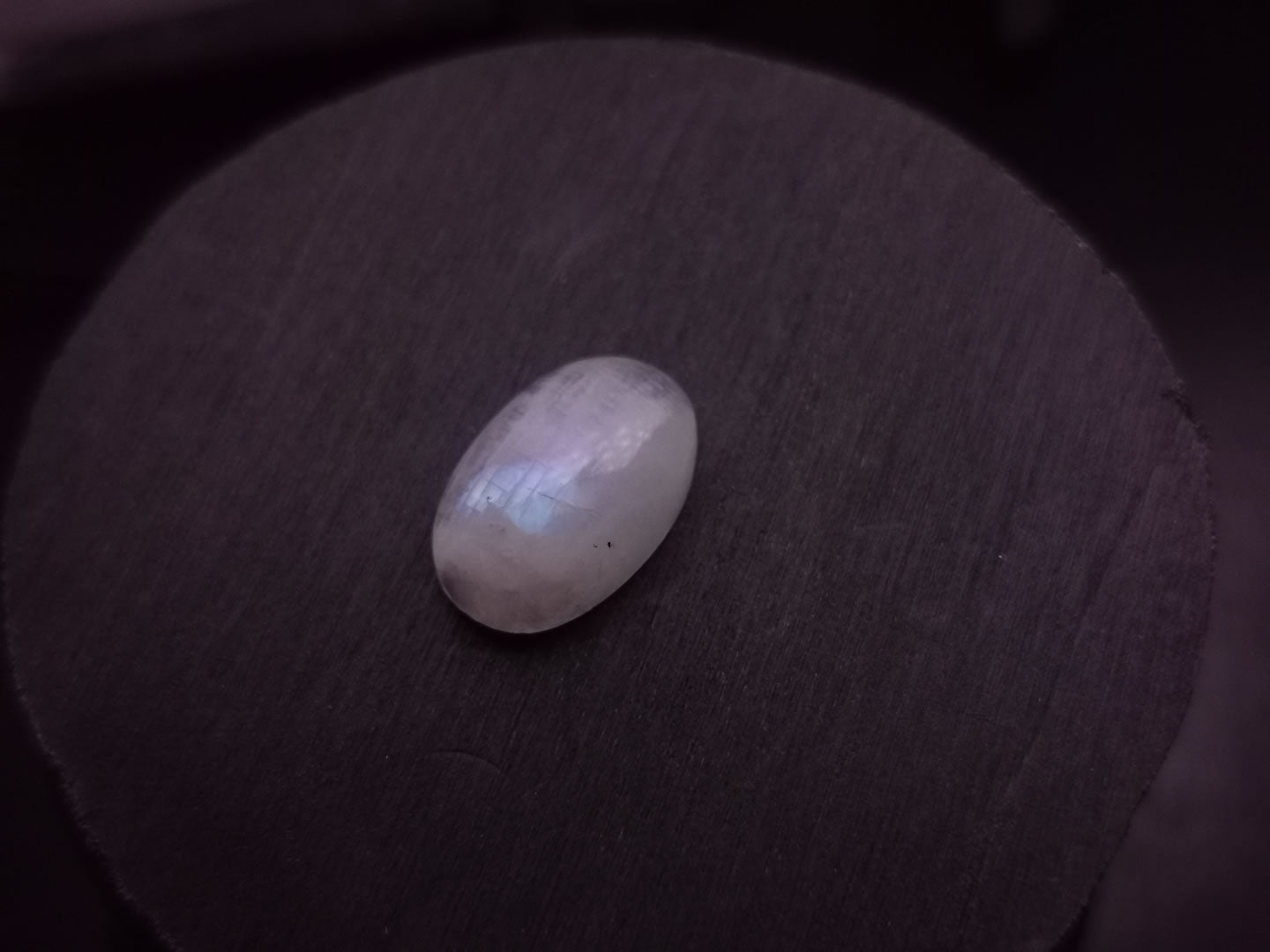 Labradorite varietà rainbow moonstone taglio ovale cabochon 14,92 ct
