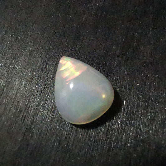 Opale taglio goccia cabochon 3,28 ct