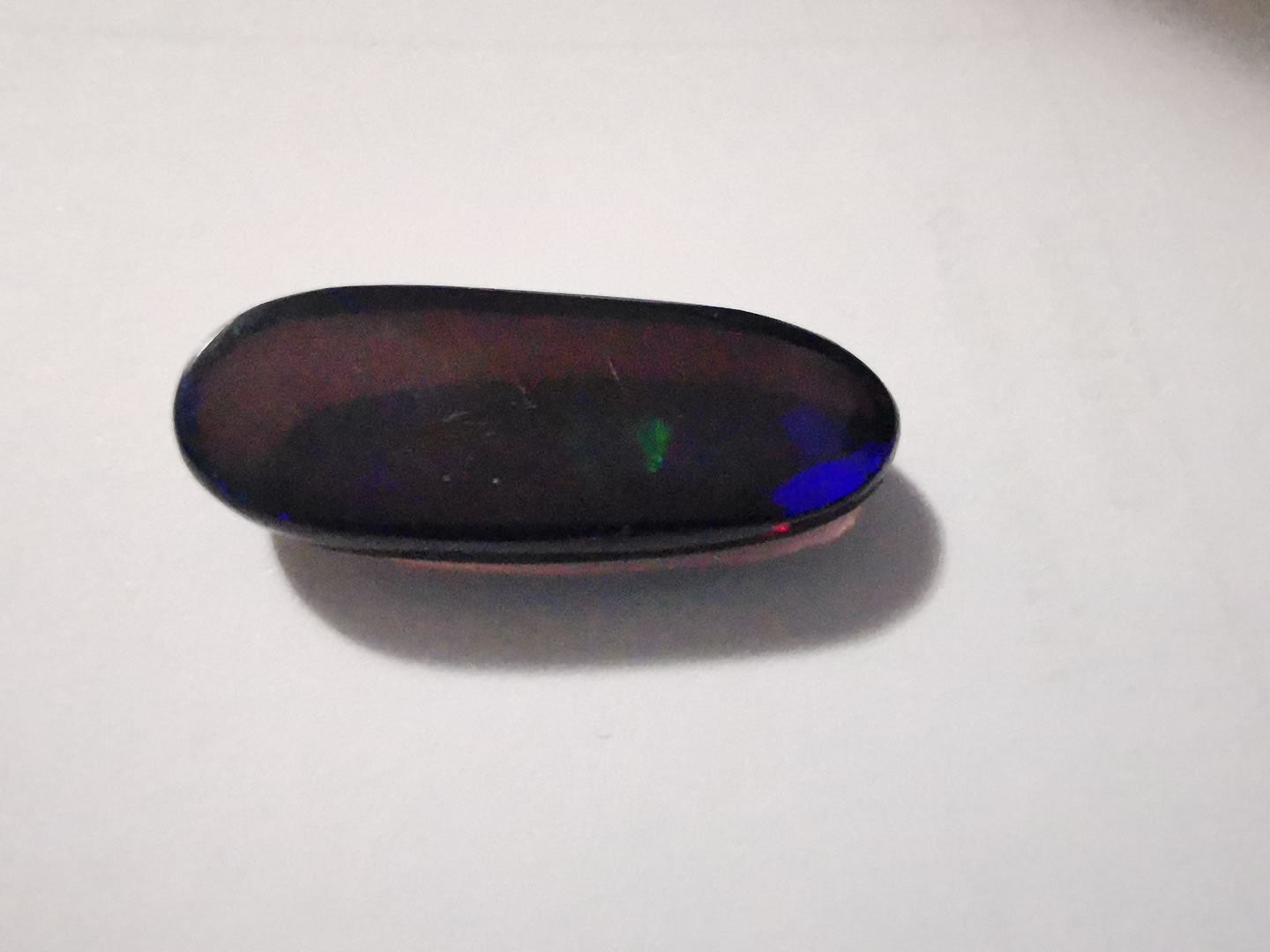 Opale taglio ovale allungato cabochon 15,17 ct