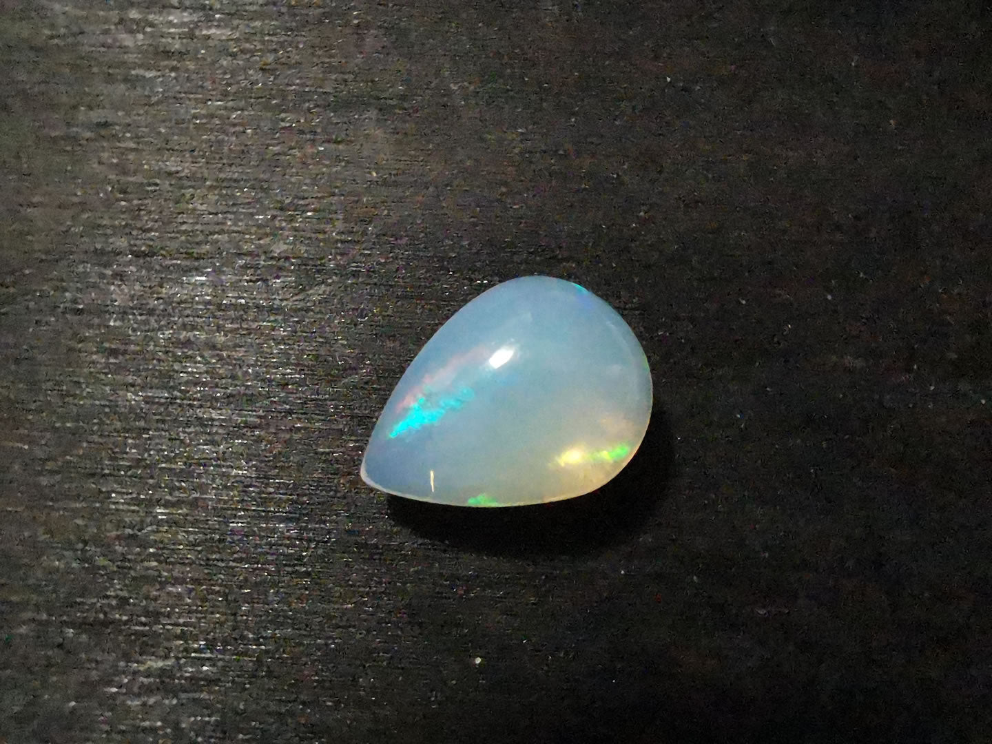 Opale taglio goccia cabochon doppio 3,98 ct