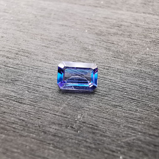 Tanzanite taglio rettangolare scantonato 0,68 ct