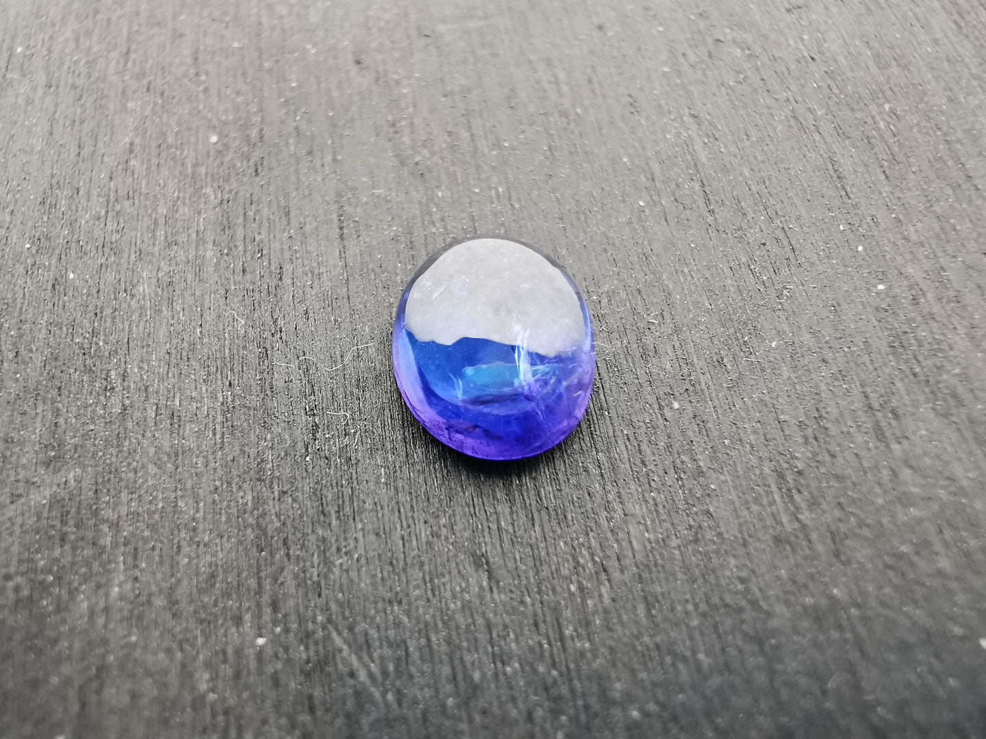 Tanzanite taglio ovale cabochon 2,12 ct
