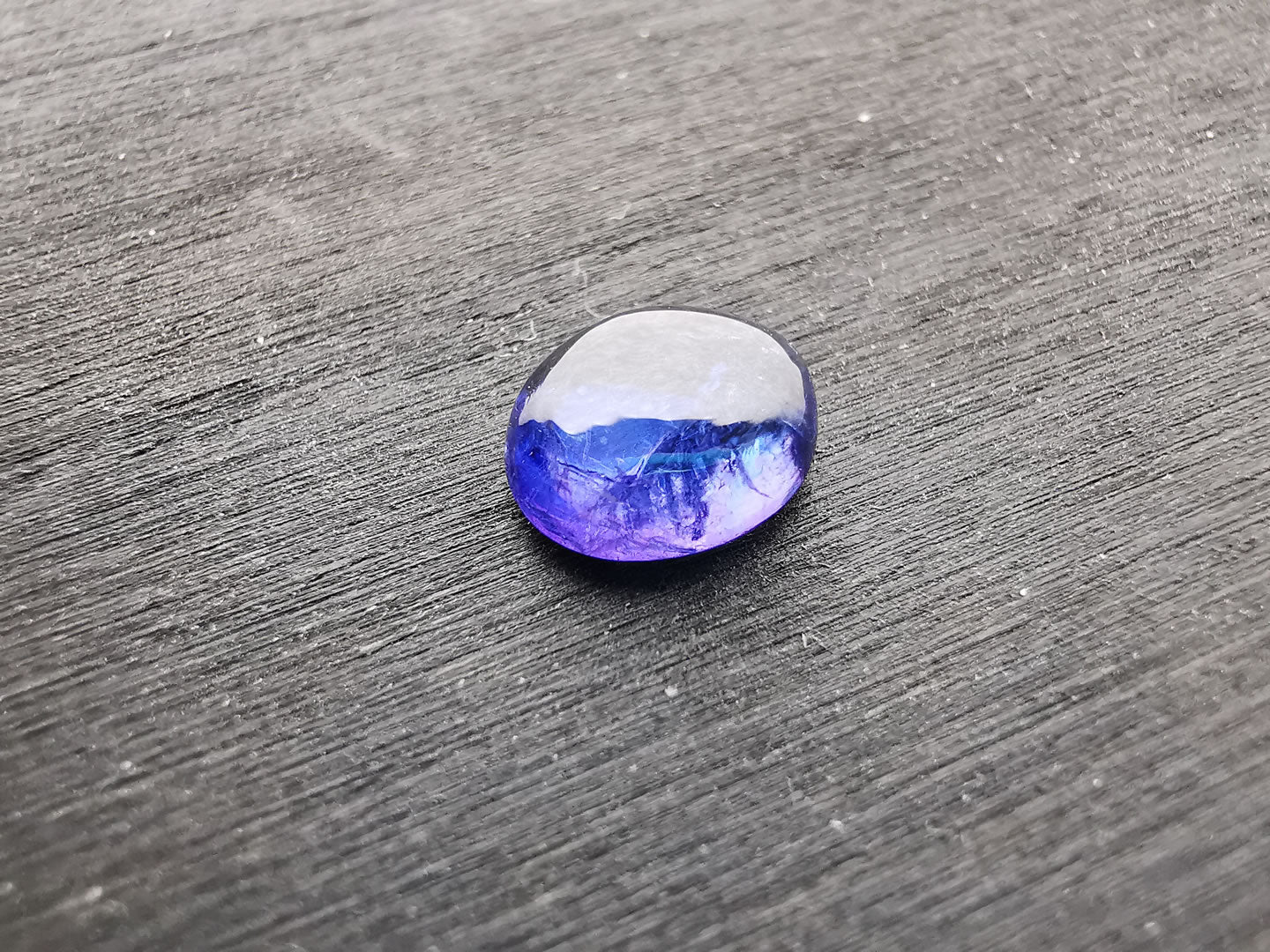 Tanzanite taglio ovale cabochon 2,12 ct