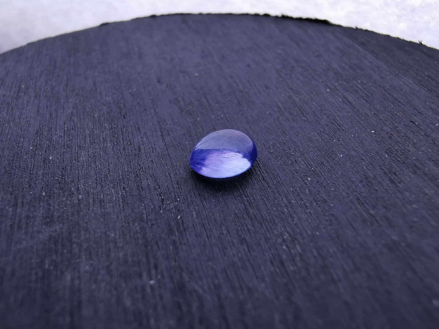 Tanzanite taglio ovale cabochon 0,87 ct
