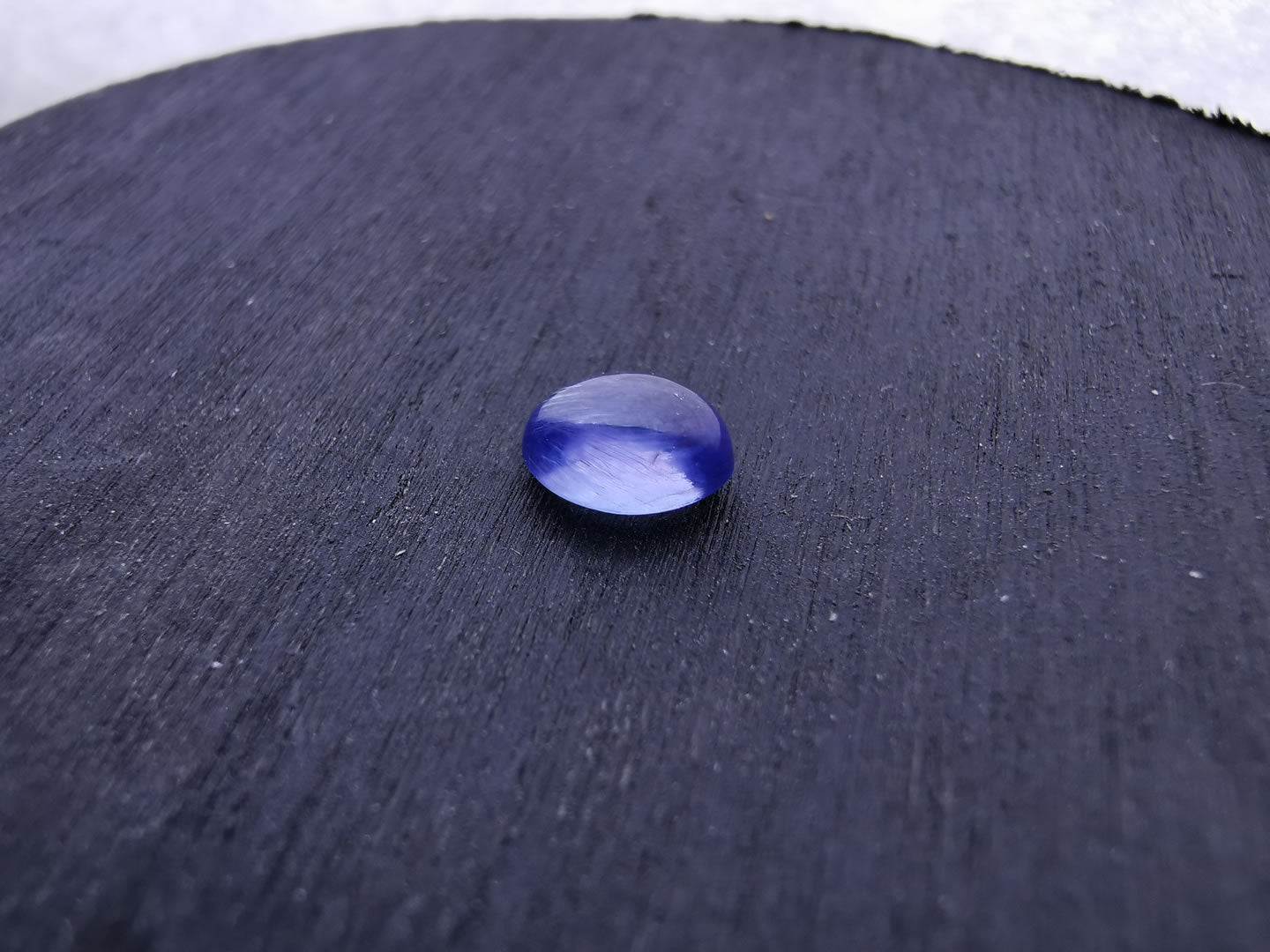 Tanzanite taglio ovale cabochon 0,87 ct
