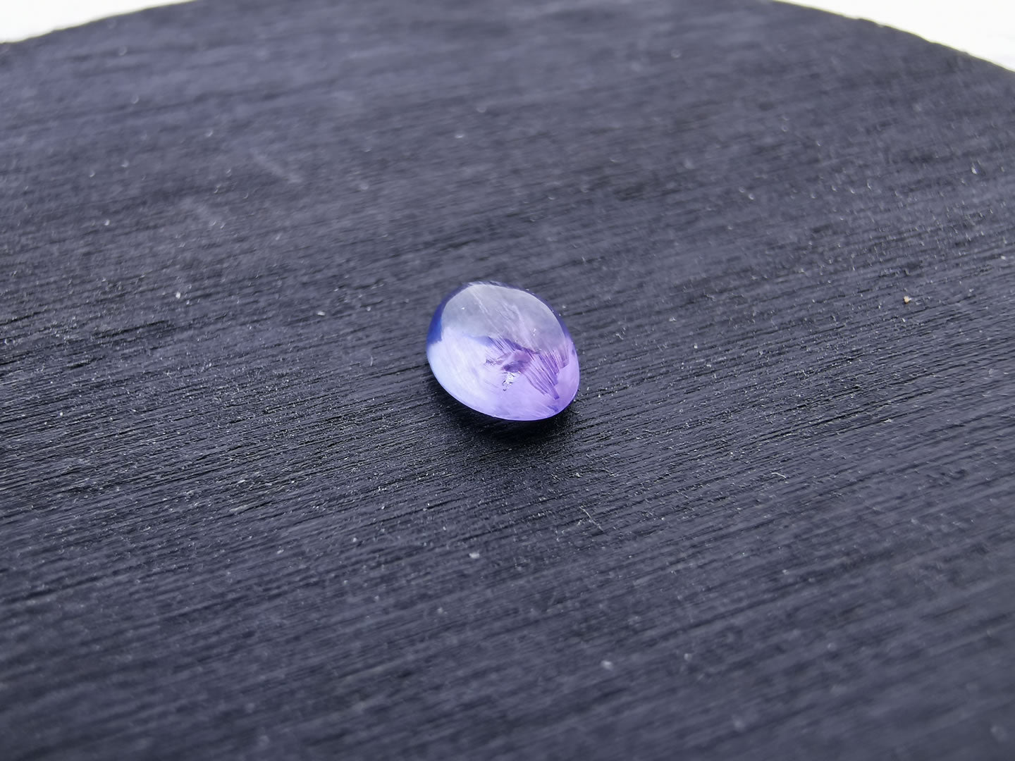Tanzanite taglio ovale cabochon 0,87 ct