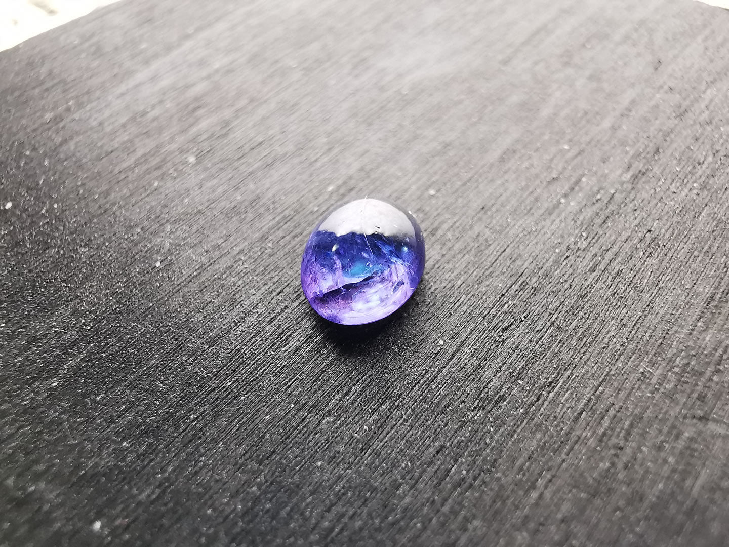 Tanzanite taglio ovale doppio cabochon 1,56 ct