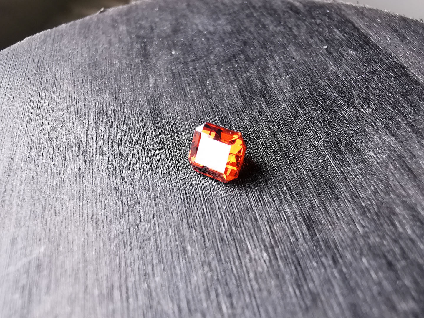 Granato Spessartina taglio ottagonale step cut 0,96 ct