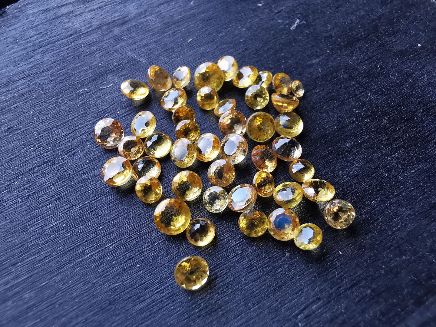 Zaffiri gialli taglio rotondo 8,58 ct totali