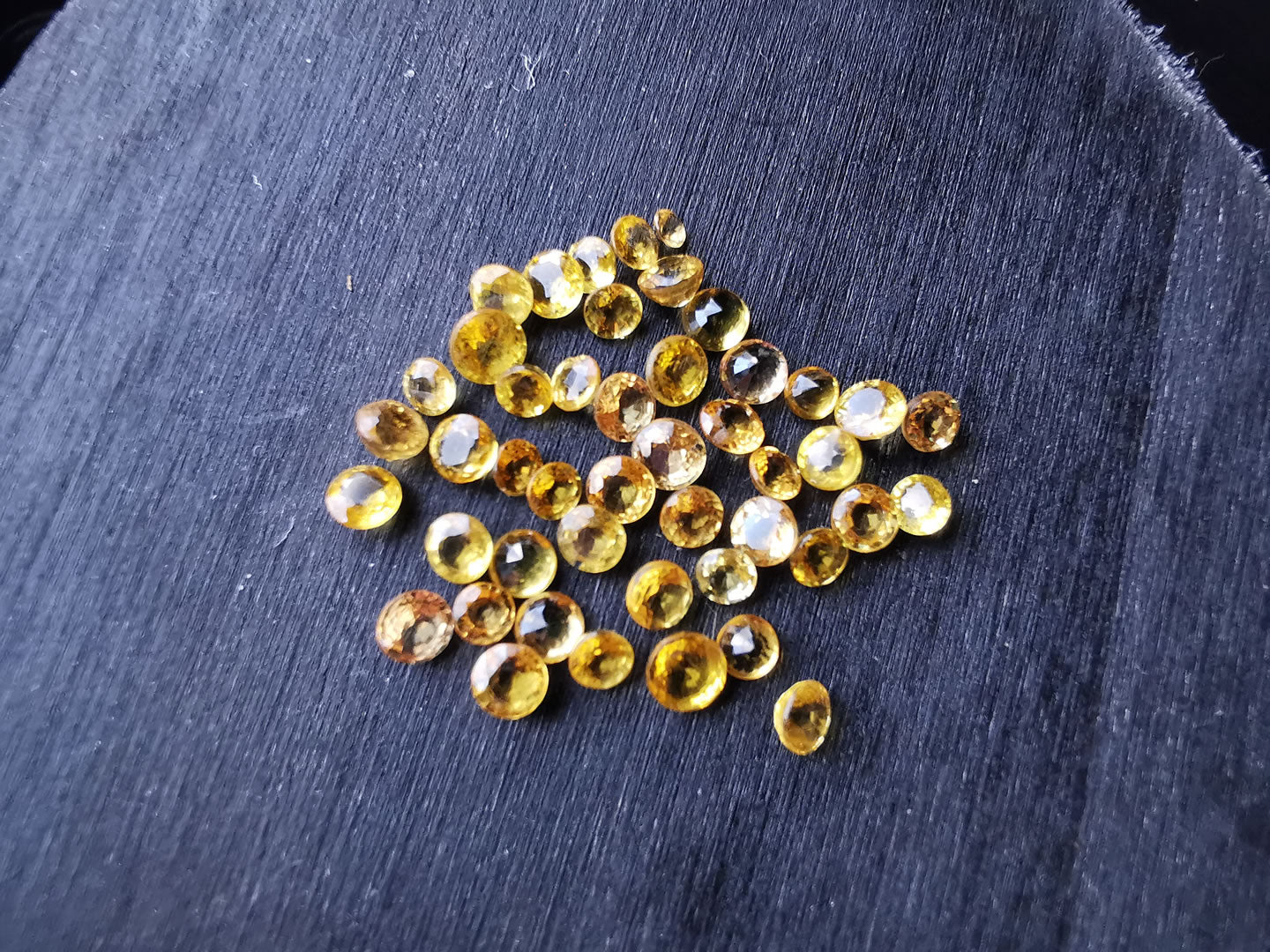 Zaffiri gialli taglio rotondo 8,58 ct totali