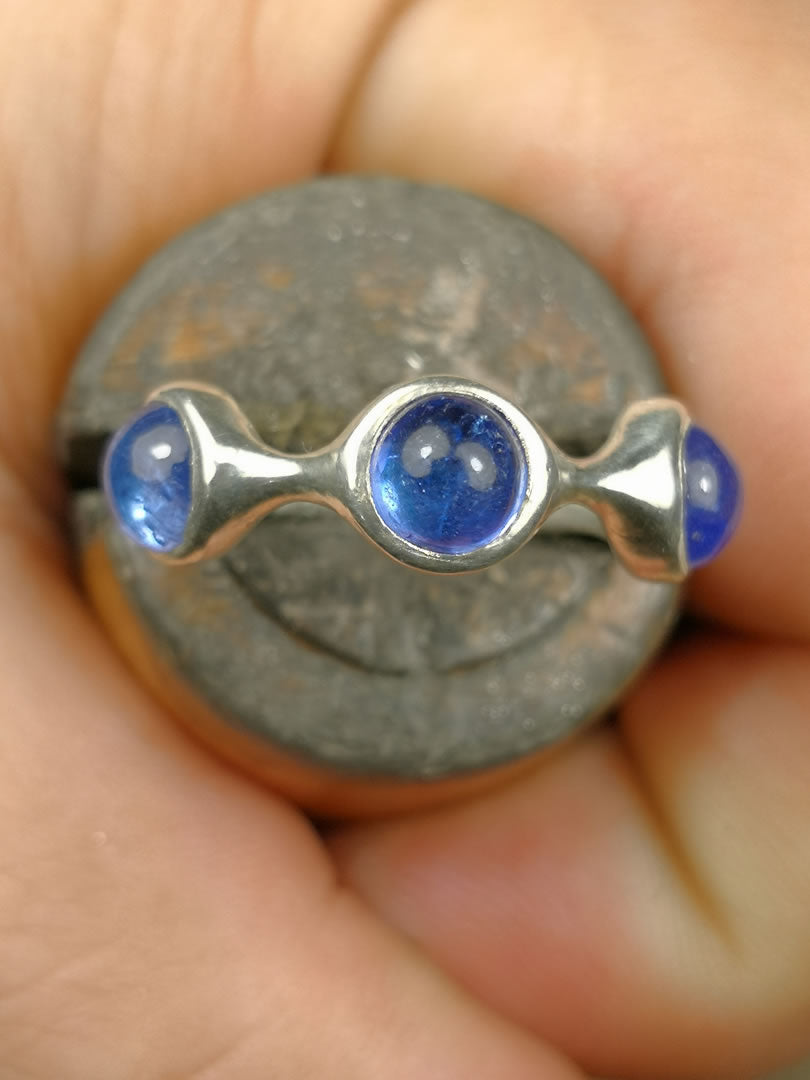 Trilogy "Medievale" con Tanzaniti cabochon