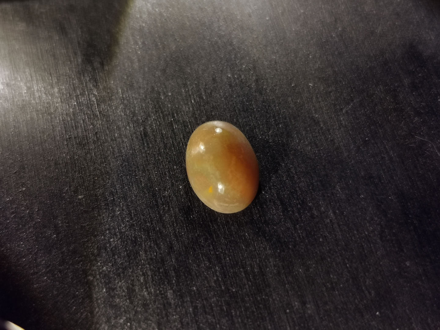 Opale taglio ovale cabochon 1,87 ct