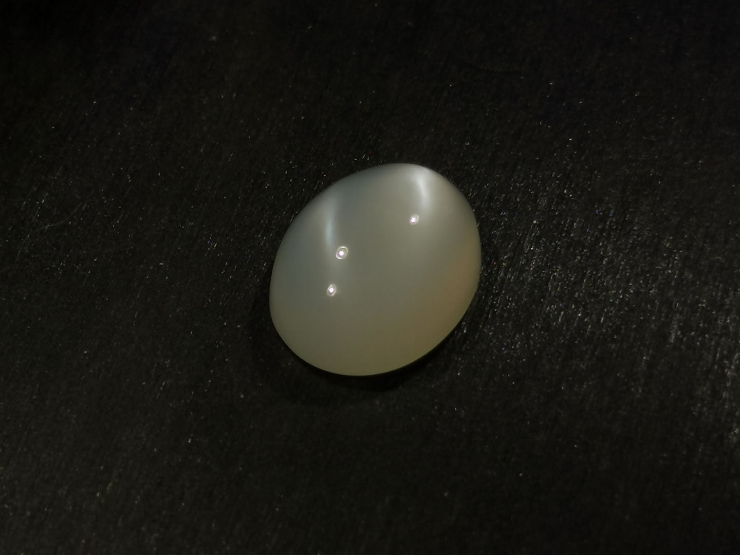 Adularia Pietra di Luna taglio ovale cabochon 8,52 ct