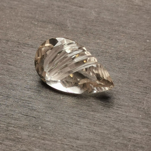 Quarzo Incolore taglio goccia carved 8,38 ct