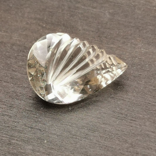 Quarzo Incolore taglio goccia carved 11,59 ct