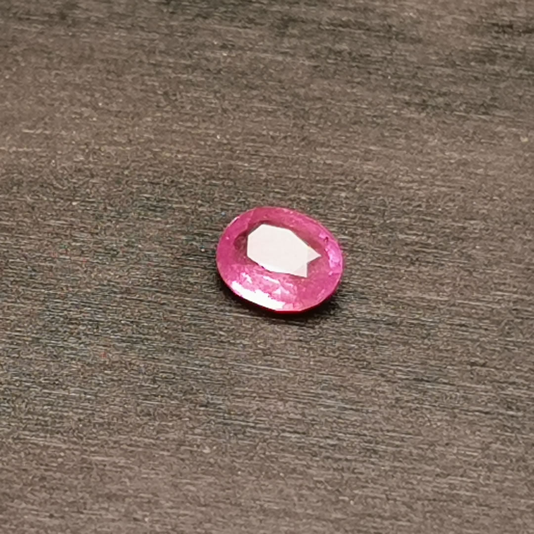 Zaffiro rosa taglio ovale 1,81 ct