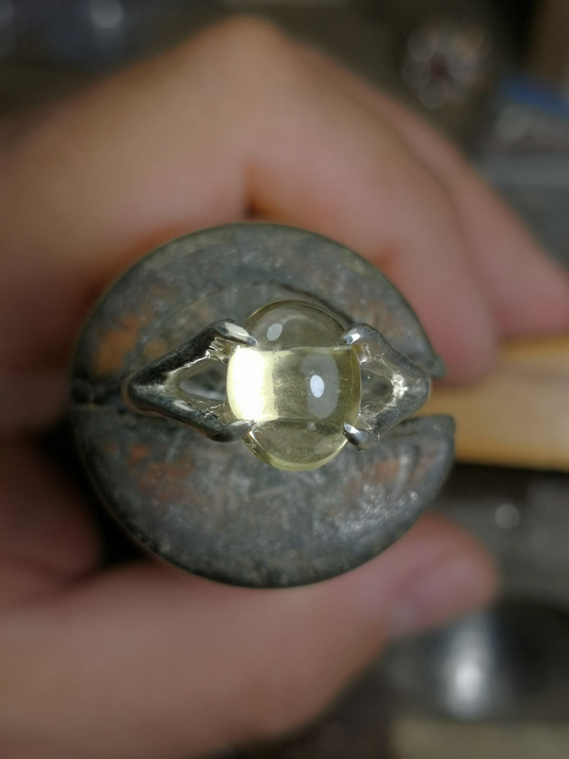 Solitario in Argento con Eliodoro cabochon ovale