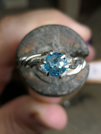 Torchon in Argento con Topazio Swiss taglio briolette a sfera