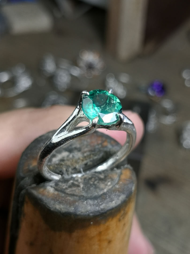 Solitario in Argento con Topazio verde