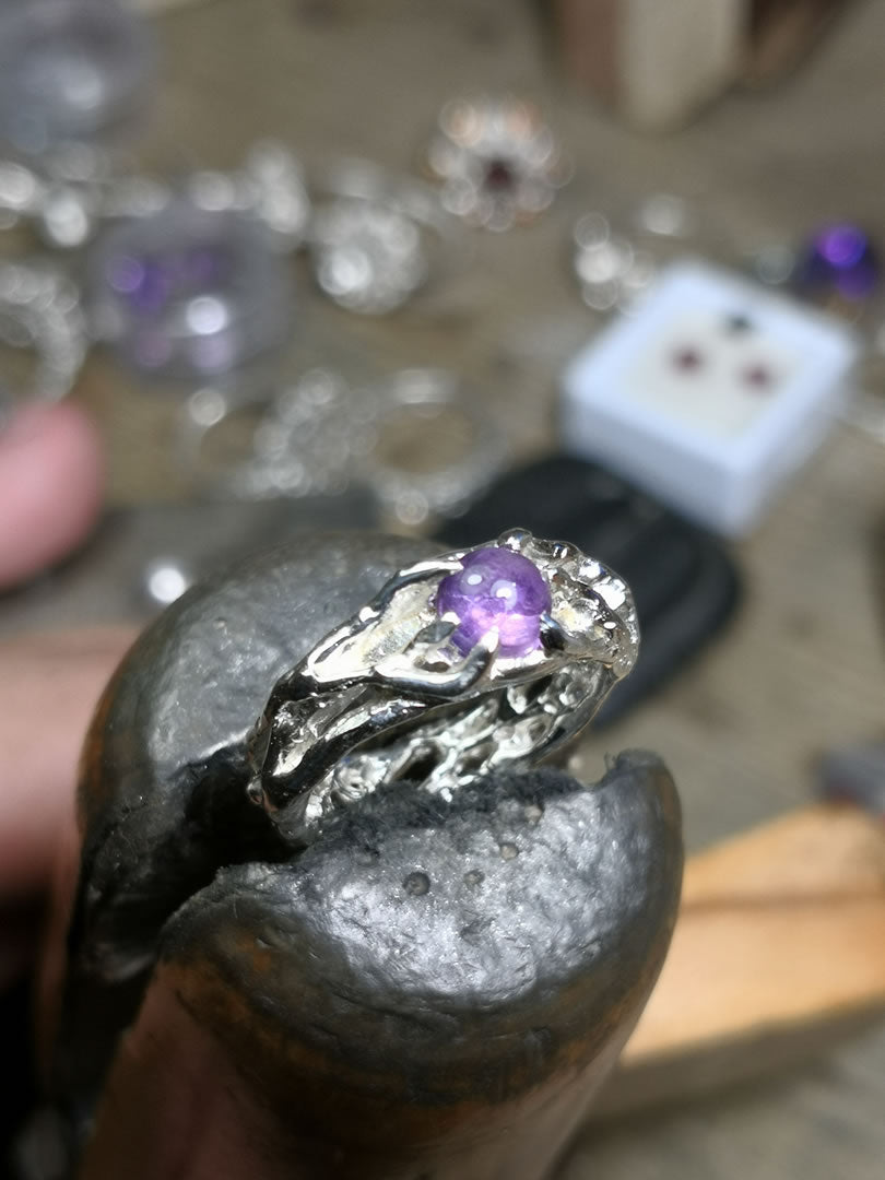 "BioBand" con Ametista cabochon