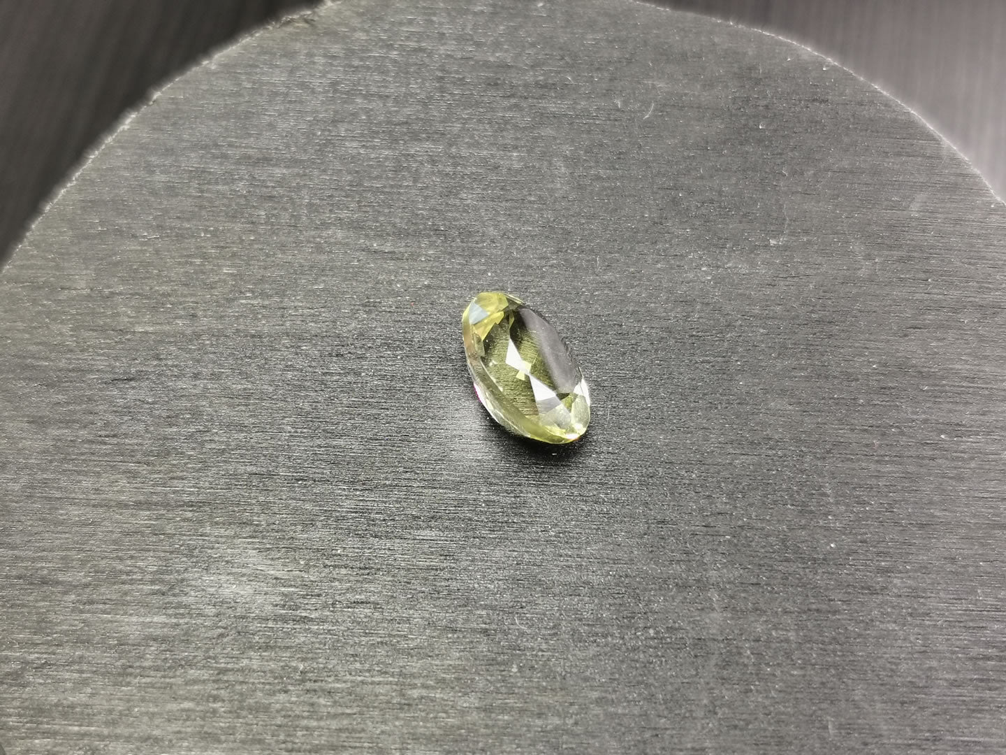 Quarzo Lemon taglio ovale 3,79 ct