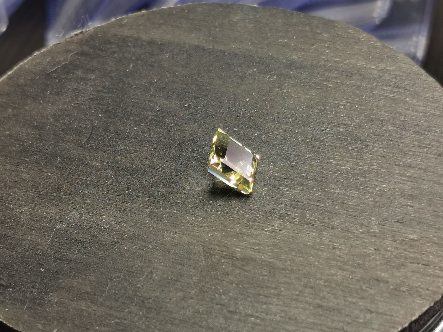 Quarzo Lemon taglio carrè 2,05 ct