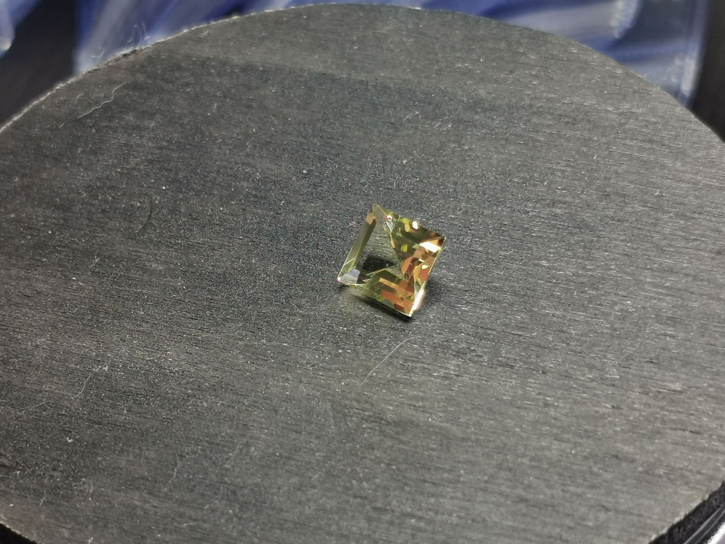 Quarzo Lemon taglio carrè 2,05 ct