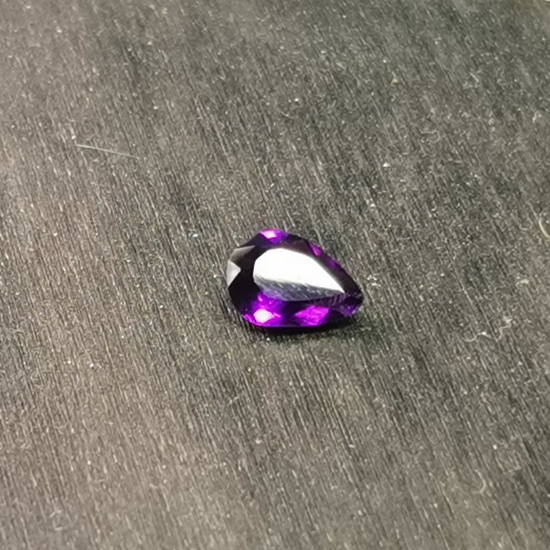 Ametista taglio goccia 0,93 ct