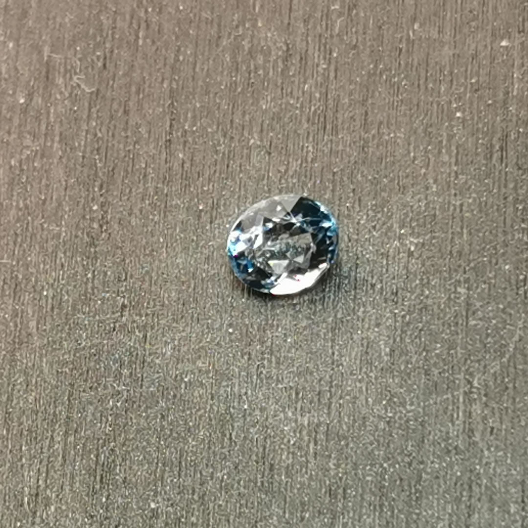 Acquamarina taglio ovale 0,35 ct