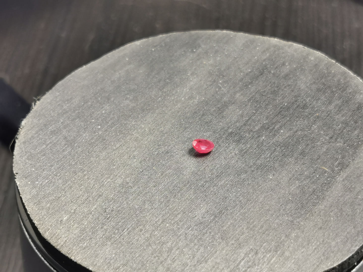 Rubino taglio ovale 0,33 ct