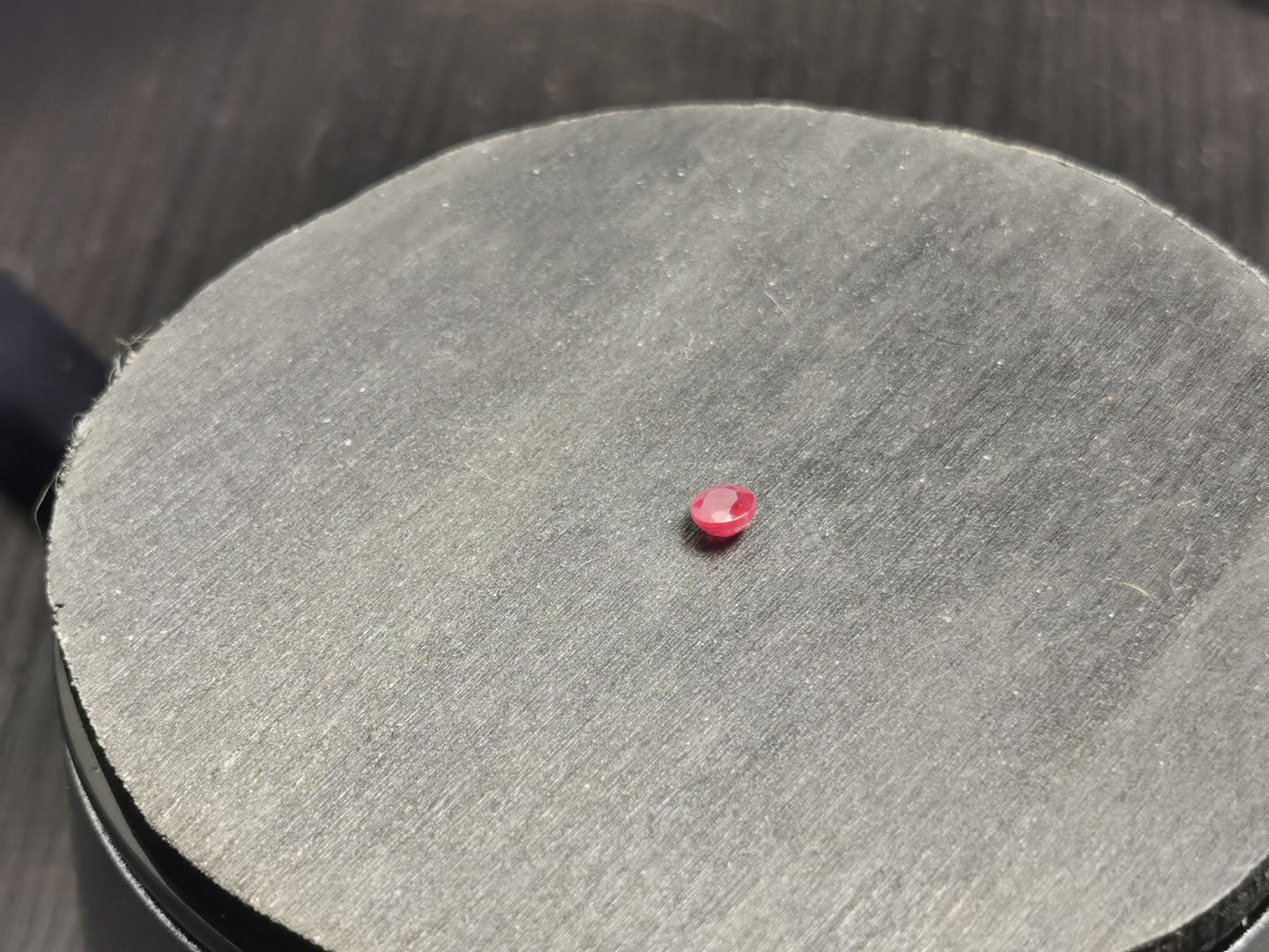 Rubino taglio ovale 0,33 ct