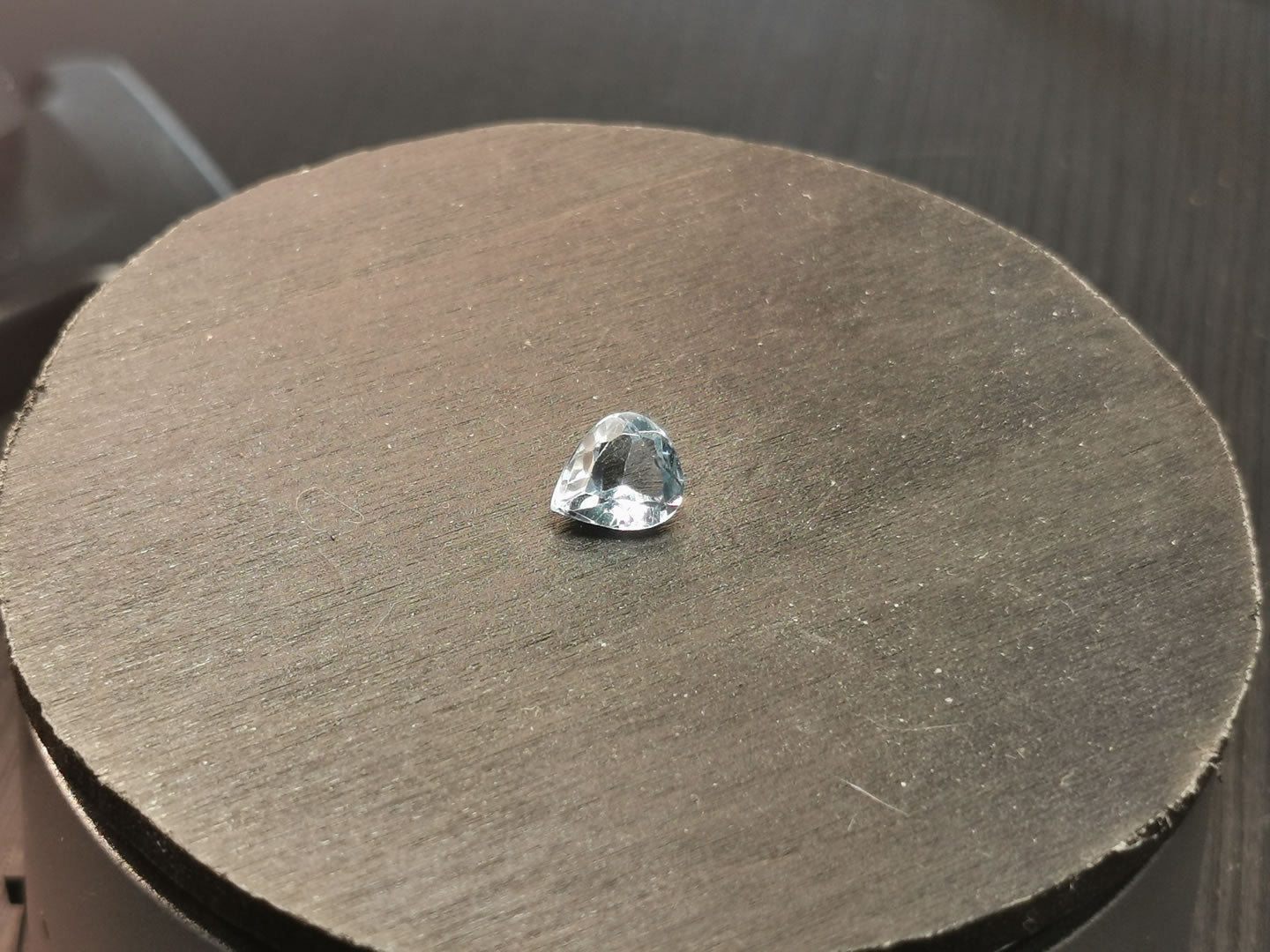 Topazio azzurro taglio goccia 1,79 ct