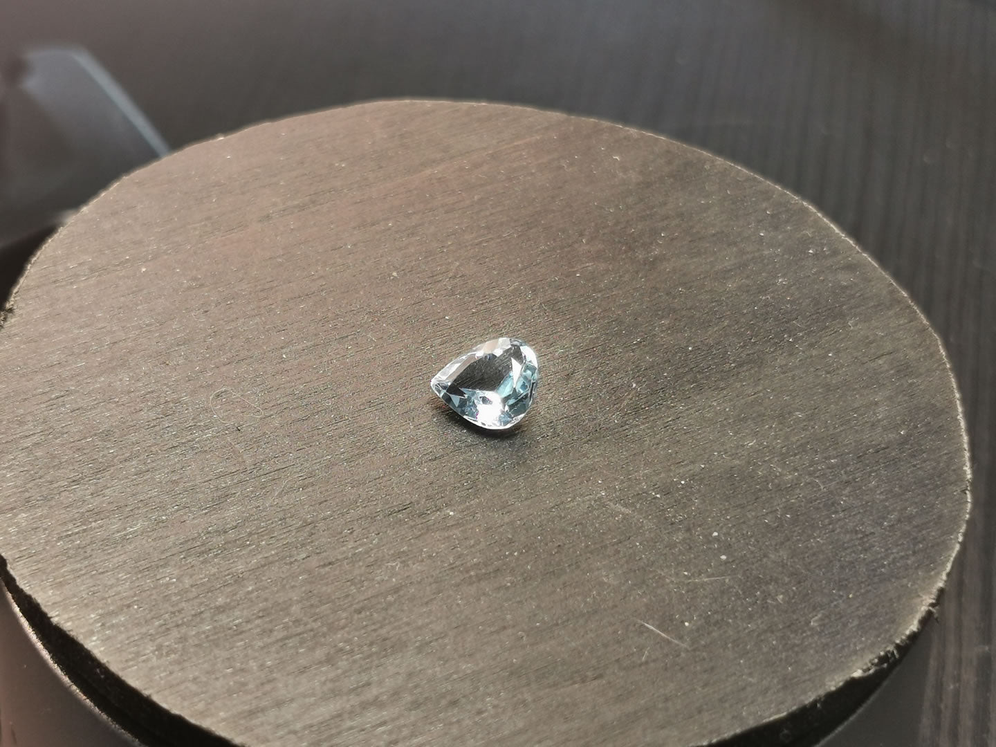 Topazio azzurro taglio goccia 1,79 ct