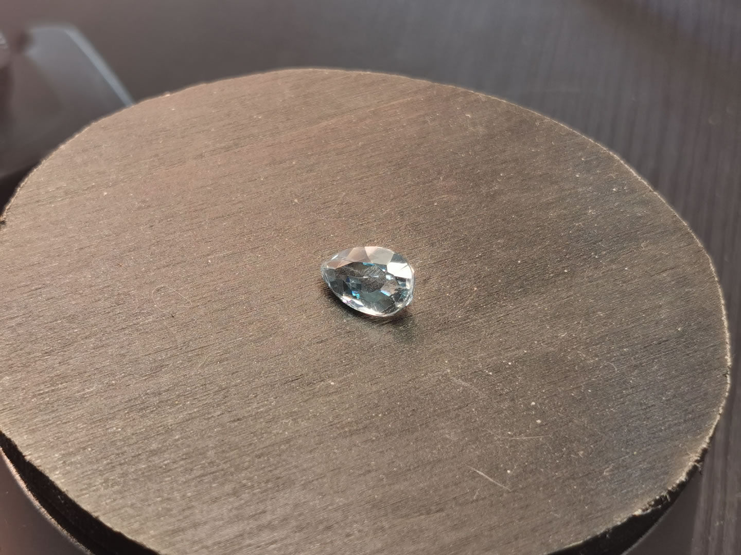 Topazio azzurro taglio goccia 3,03 ct