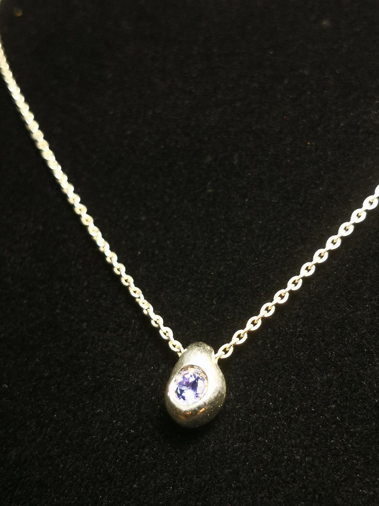 Ciottolo in Argento con Tanzanite Tonda