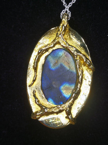 Ciondolo "Roots" in Bronzo con Labradorite del Madagascar