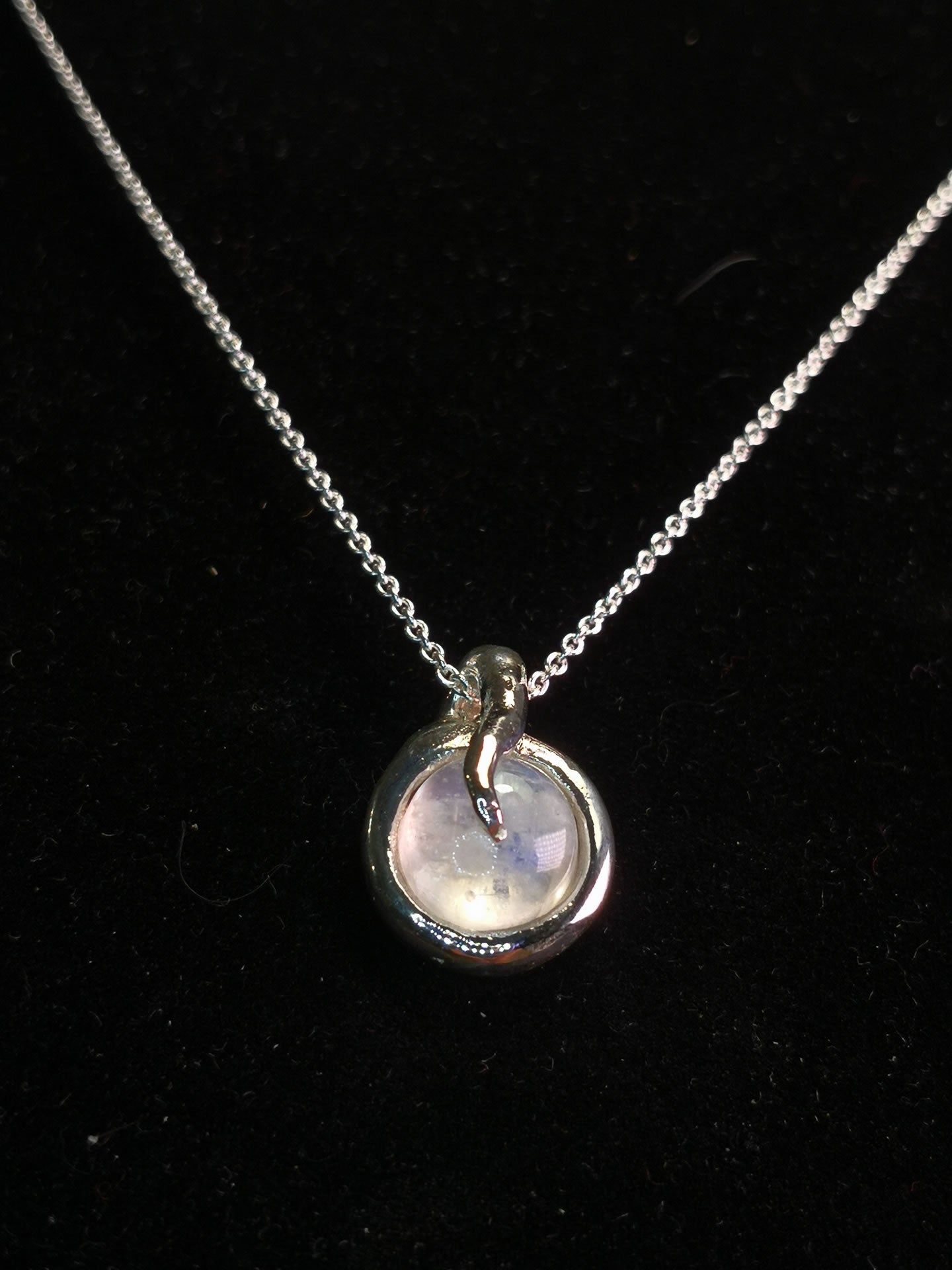 Ciondolo "MoonChild" in argento con Labradorite Bianca (Rainbow Moonstone)