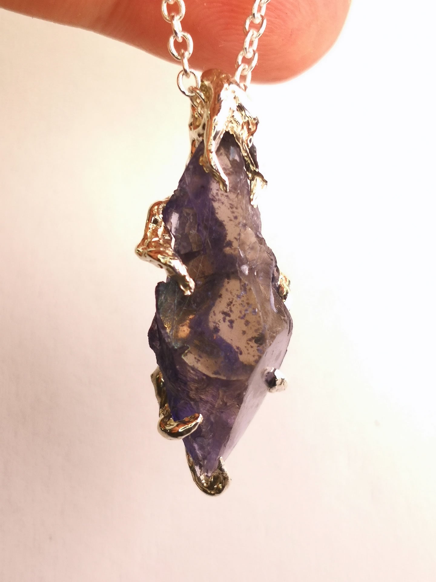 Ciondolo "Roots" in Argento con Iolite Parzialmente Sfaccettata
