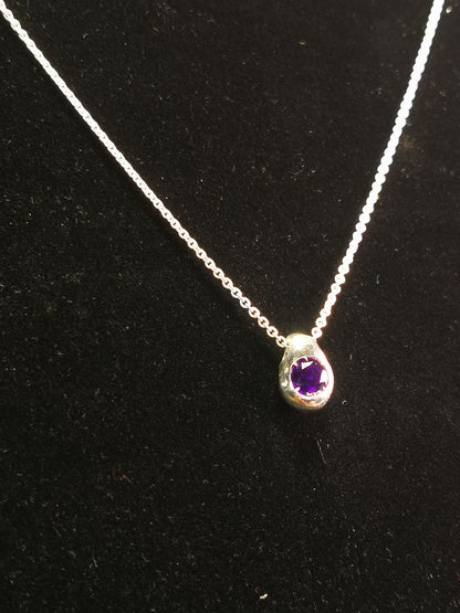 Ciottolo in Argento con Ametista Tonda