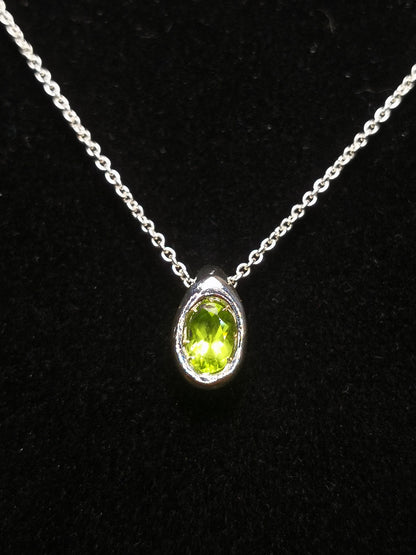 Ciottolo in Argento con Peridoto Naturale Ovale