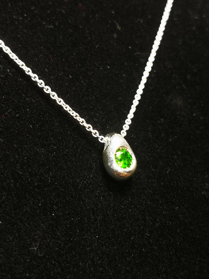 Ciottolo in Argento con Diopside Tondo