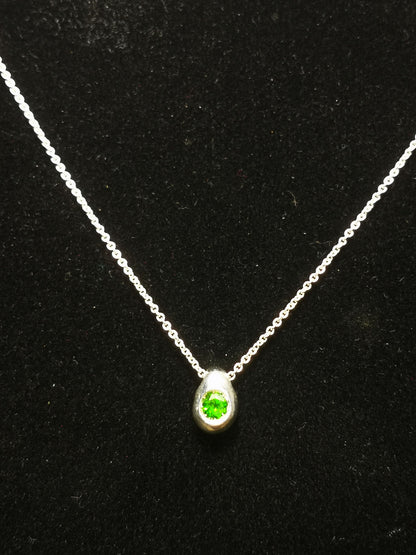Ciottolo in Argento con Diopside Tondo